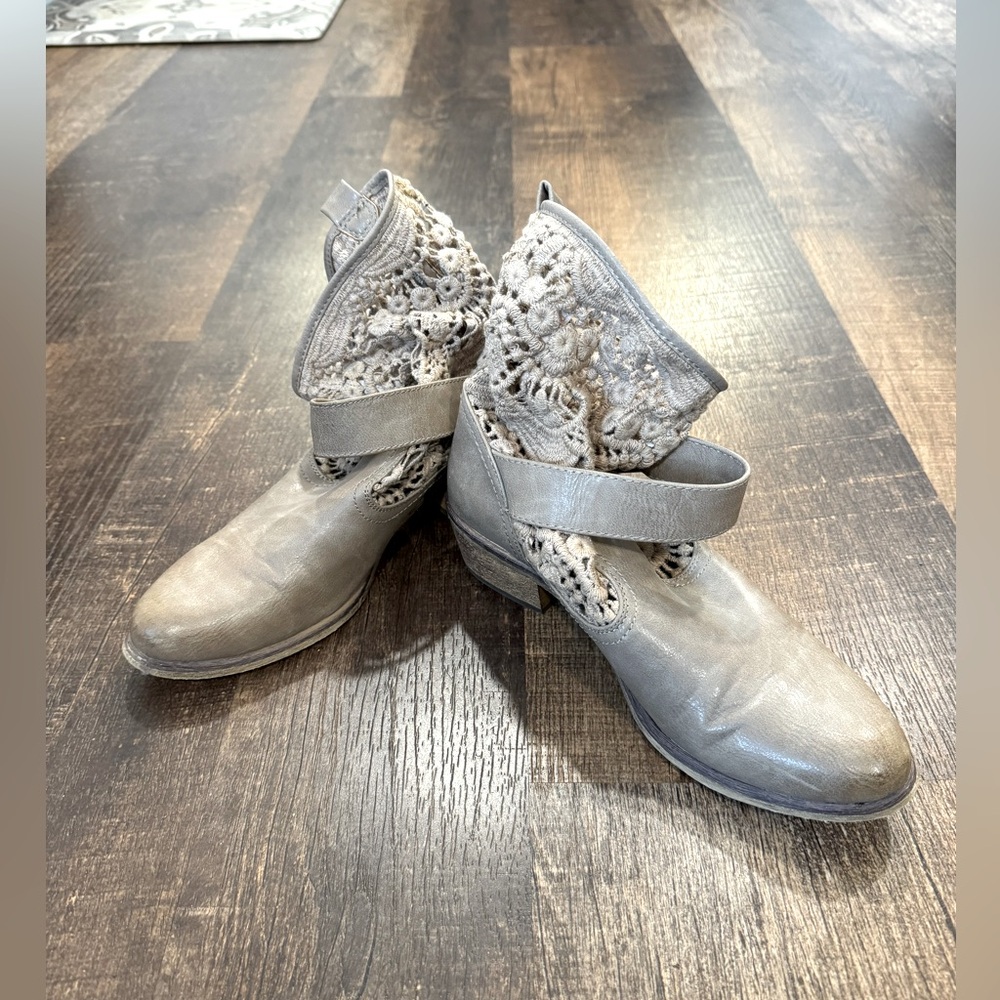 Taupe Crochet ankle boots